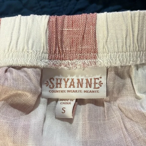 Shyanne Off Shoulder Striped Western Shirt Size Small - Picture 2 of 3